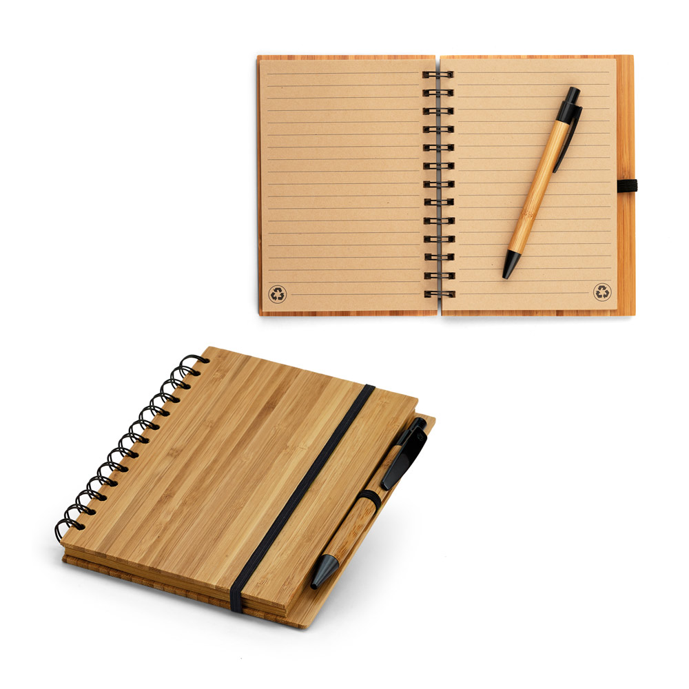 DICKENS A5. Caderno A5 em bambu com folhas pautadas recicladas