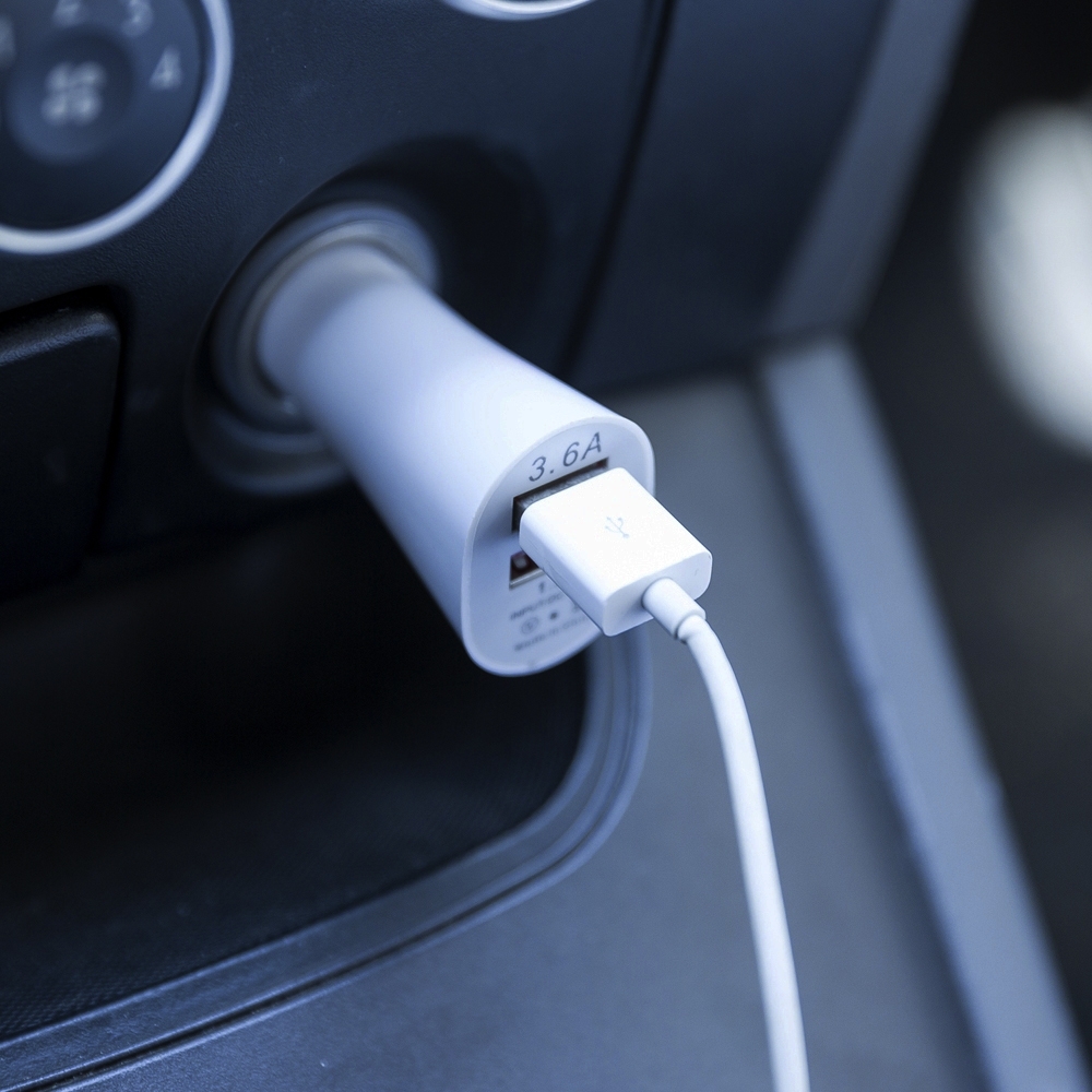 ADAPTADOR USB P/ CARRO